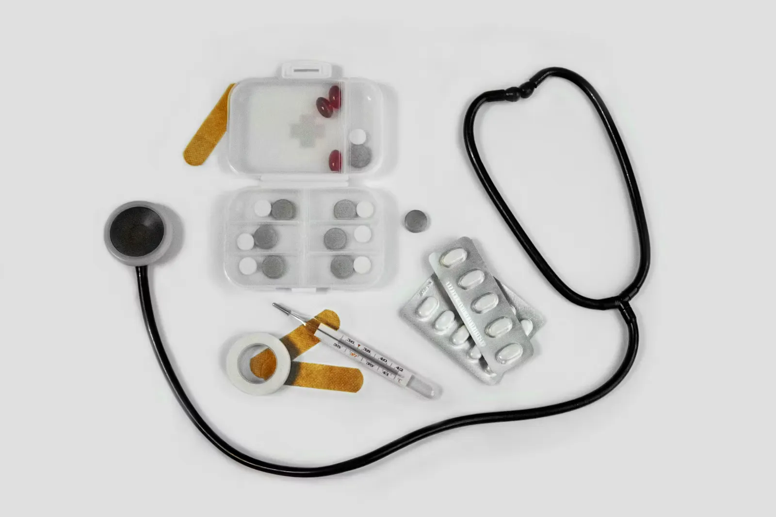 Reiseapotheke fürs Auslandspraktikum: Checkliste Schweiz
