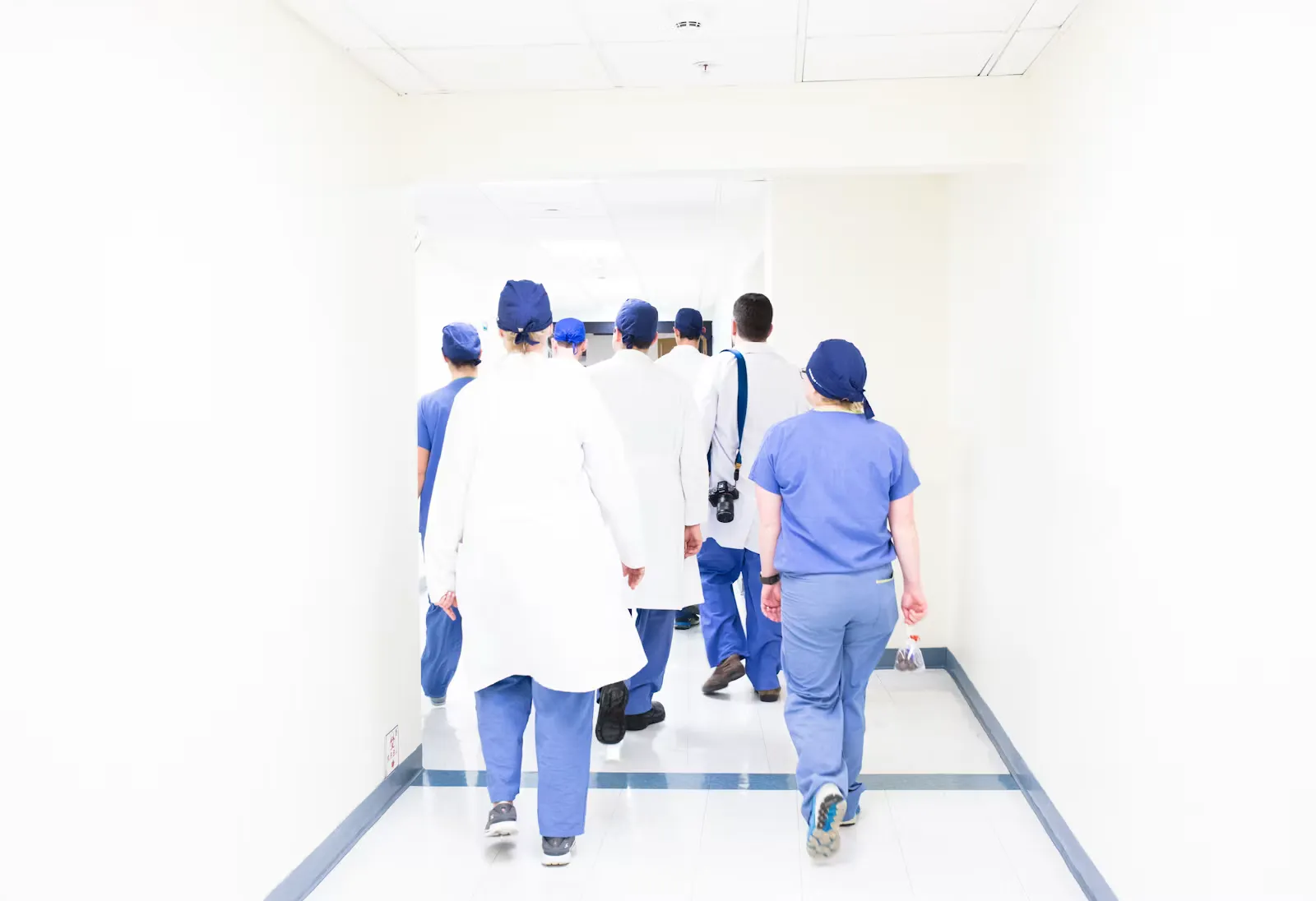 Observership vs Clinical Elective: The Difference